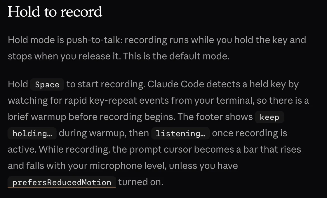 הסבר Hold to record מהתיעוד של קלוד קוד: מחזיקים את מקש הרווח, מופיע keep holding ואז listening